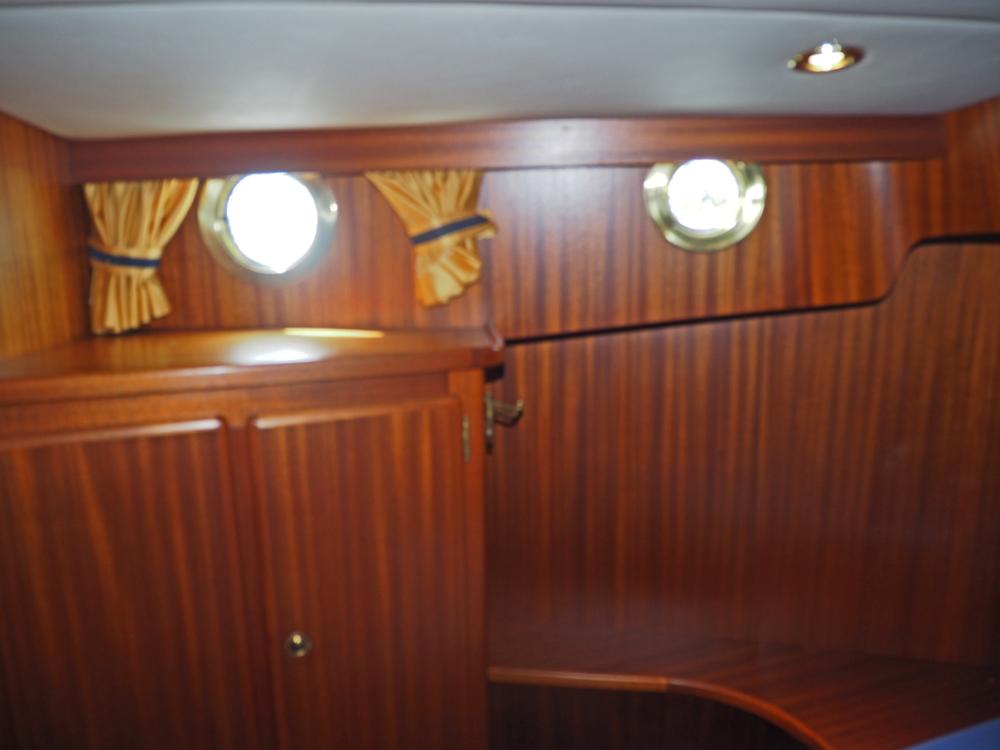 Cabin en avant, H&eacute;bergements